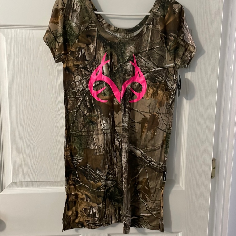 Real tree sleep / night shirt size small